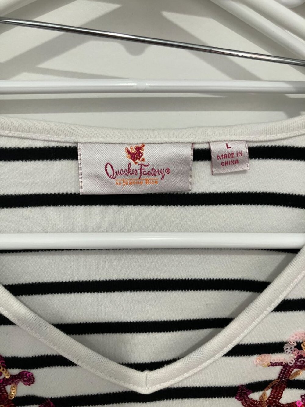 Quacker Factory Striped Nautical Top Pink Gold Sequin Anchor V-Neck Large - Picture 4 of 5